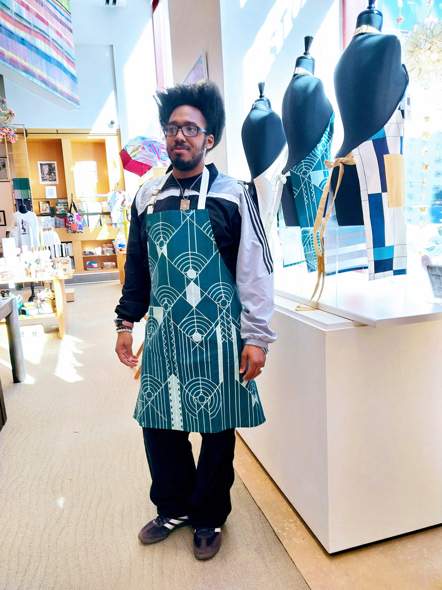 Flw Apron – Pennsylvania Academy of the Fine Arts
