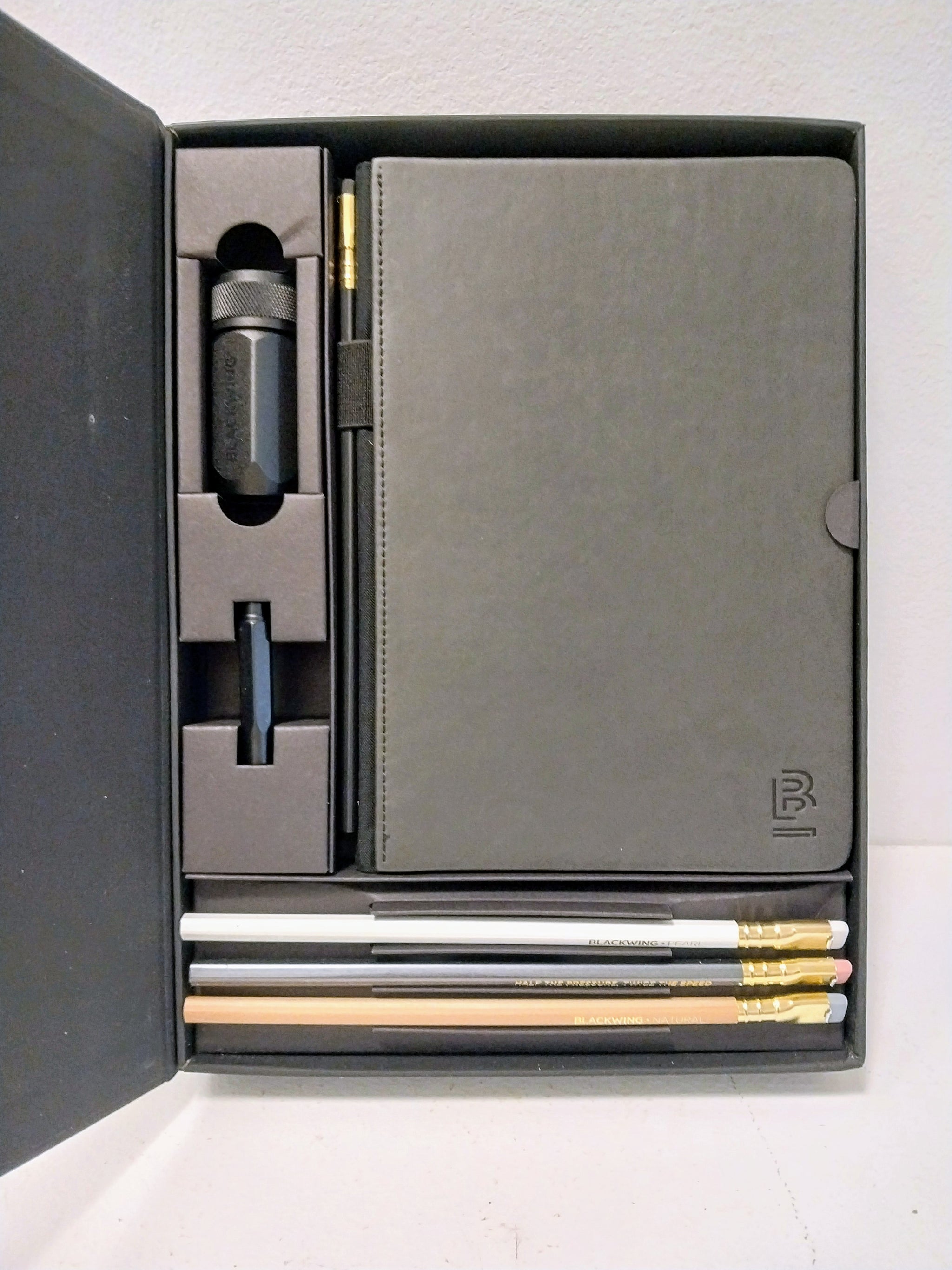 Blackwing Notebook Essentials Set